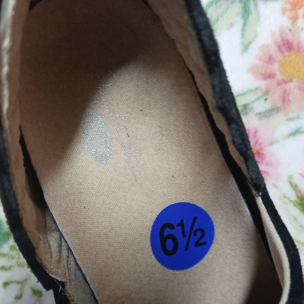 Dr. Scholls - Picture 5 of 10